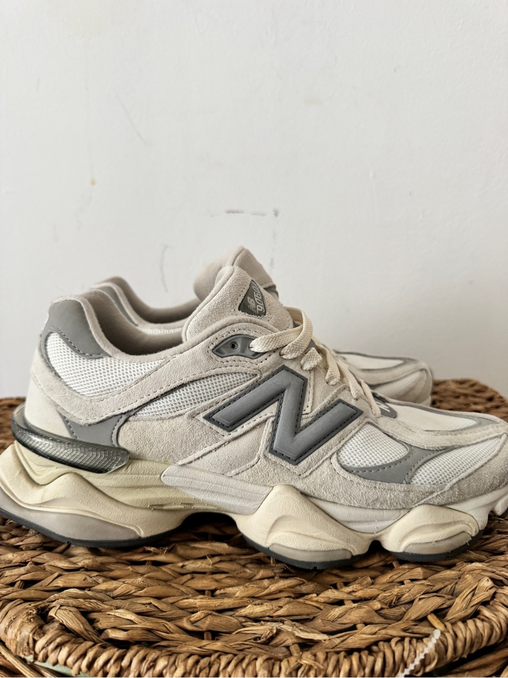 New Balance 9060 Size 8.5M
